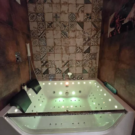 Jacuzzi Centrum Apartment Warsaw
