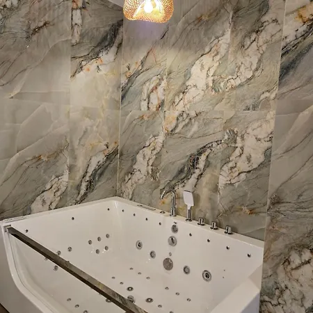 Jacuzzi Centrum * Warszawa