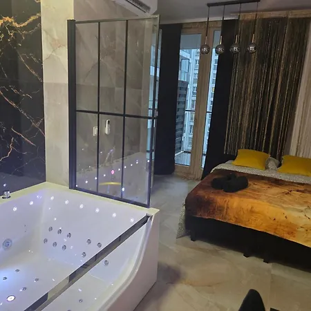 Jacuzzi Centrum شقة