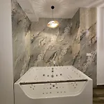 아파트 Jacuzzi Centrum *
