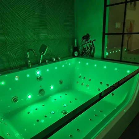 شقة Jacuzzi Centrum وارسو